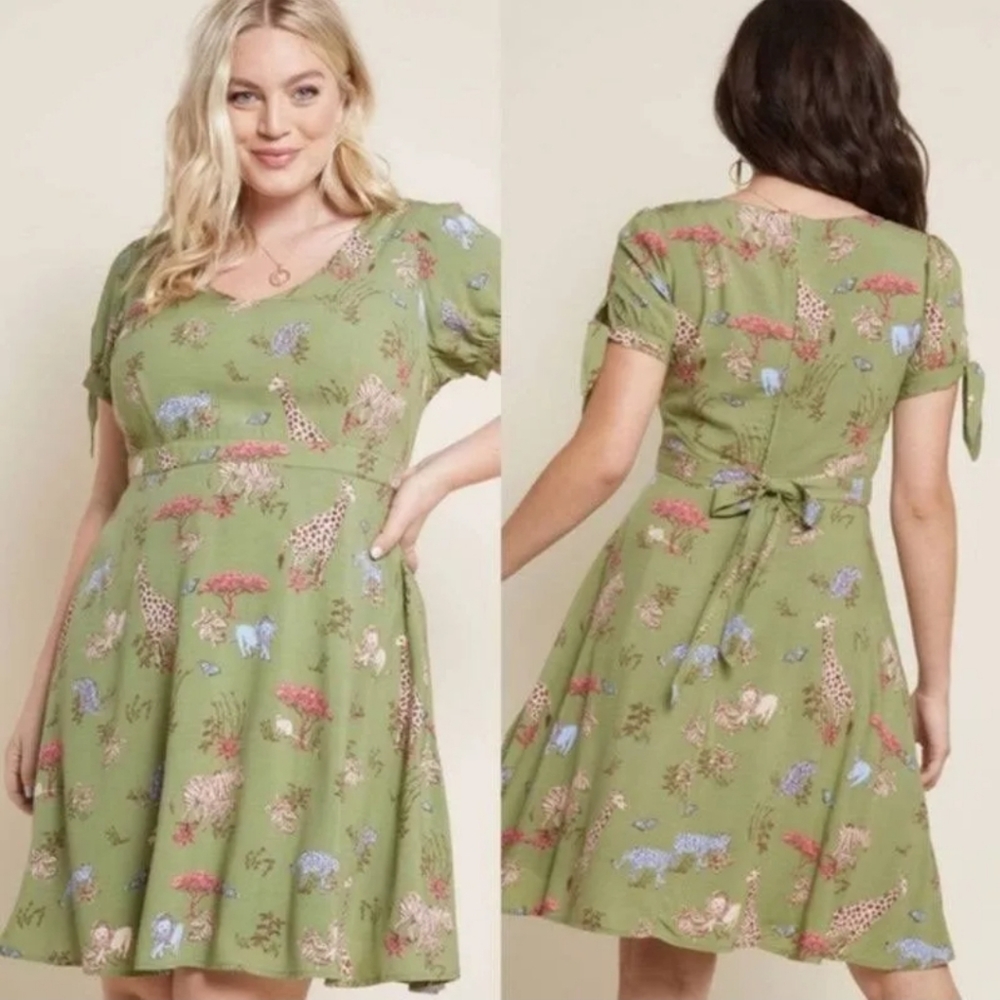 MODCLOTH 1X Women's Safari Swing Animal Babydoll Dress